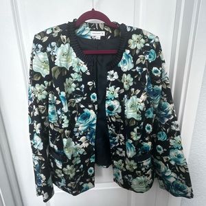 Beautiful statement piece to add a pop of color